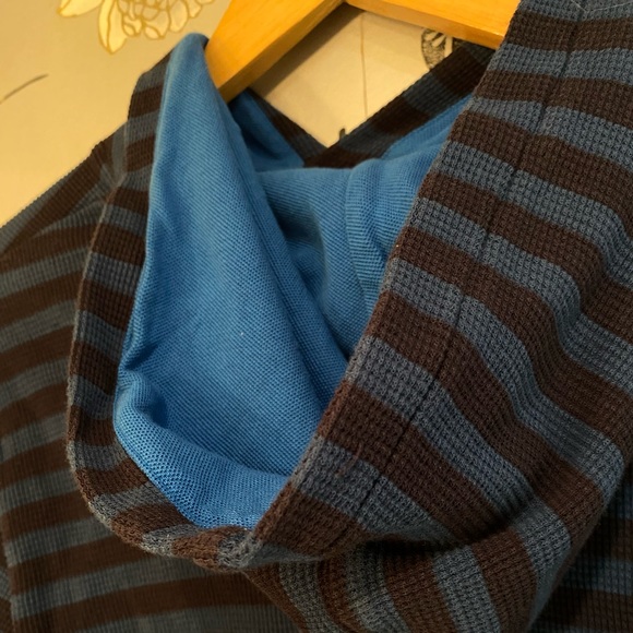 Lacoste Cropped Hoodie - Picture 5 of 6